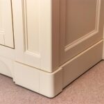 Realizarea plintelor ascunse în mobilier custom