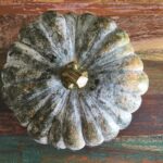 Retușarea decorurilor cu alamă oxidată