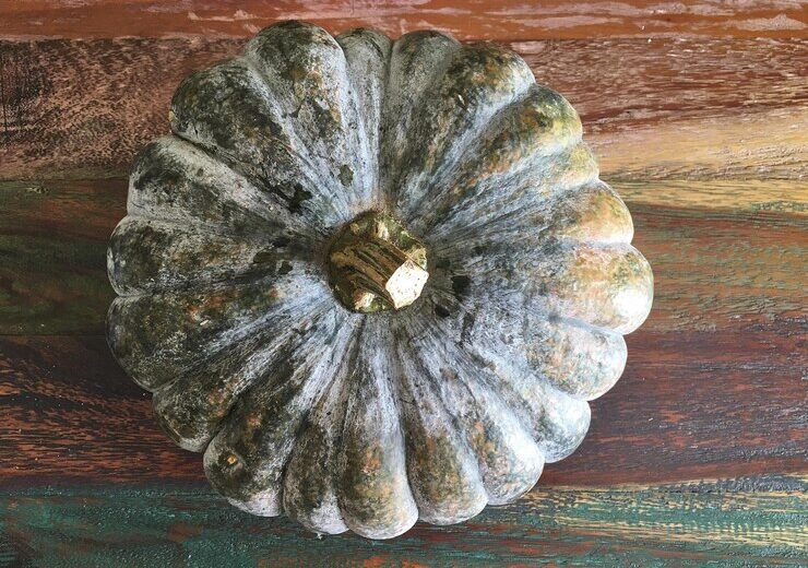 Retușarea decorurilor cu alamă oxidată