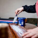 Impactul alegerii corecte a adezivilor în mobilier