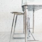 Inoxul în mobilier: estetică industrială și durabilitate