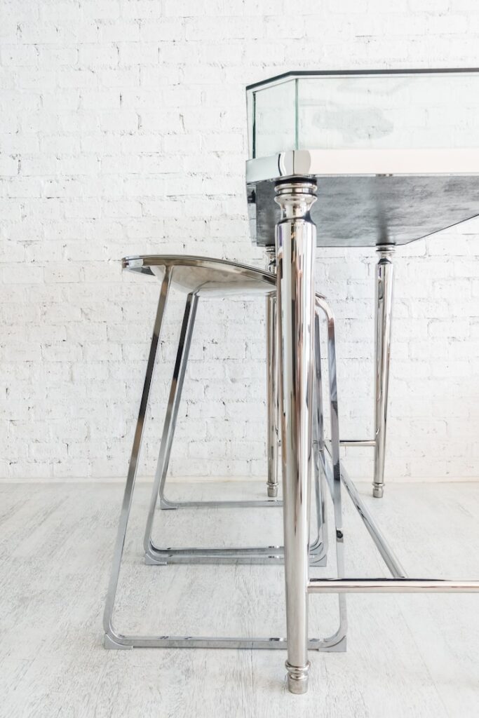 Blog 93 Inoxul în mobilier: estetică industrială și durabilitate